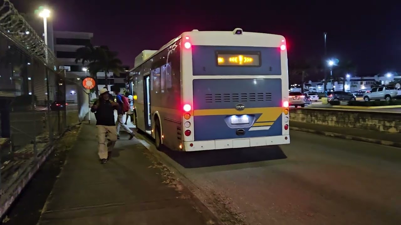 A Night Walk Around The Warren's Business & Commercial Area In Barbados 🇧🇧(city away from city)