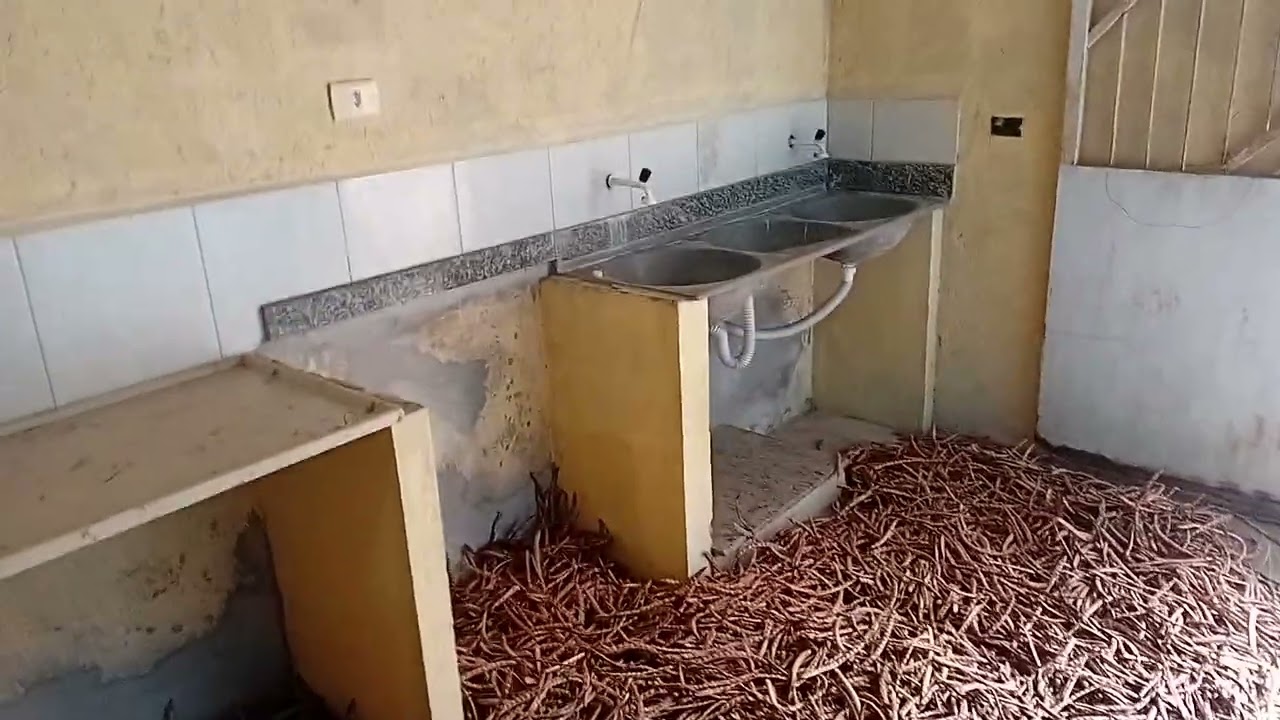 Vende-se ou troca está casa na congal limoeiro-pe 6,20x18,70 valor 150 mil zap 81999404206.