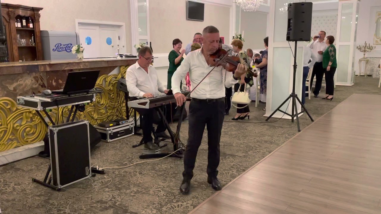 Ceterasii de la Gherla-De mers după mireasa .., ca și pe la noi ..!