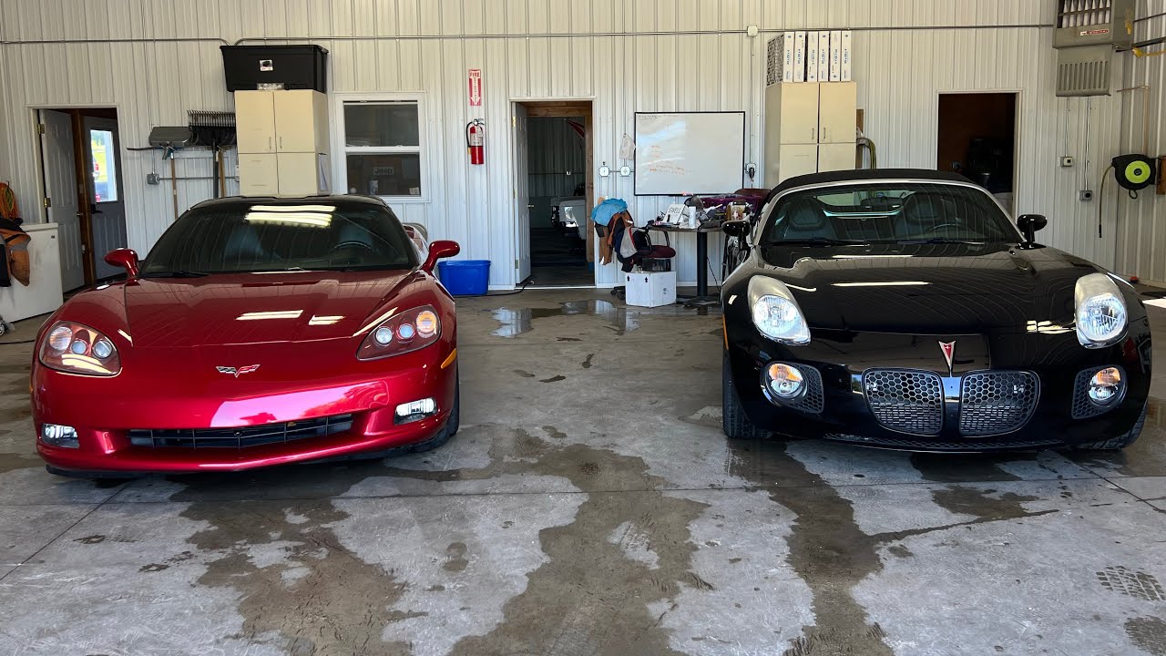 C6 Corvette vs Solstice GXP! Which Is The Better Car?