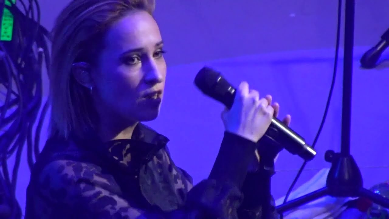 Suzane - Alors On Danse (Live Stromae Cover) Gala Solidarit&eacute; Sida 2023 Paris, Cirque d'Hiver