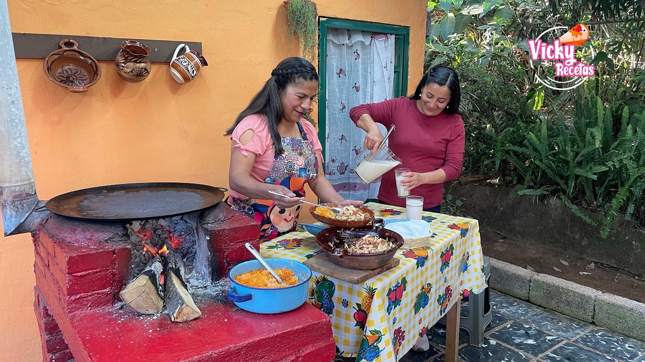&iexcl;Qu&eacute; Rico Comimos! Guisado Ranchero con Tortillas Hechas a Mano 🥣🔥