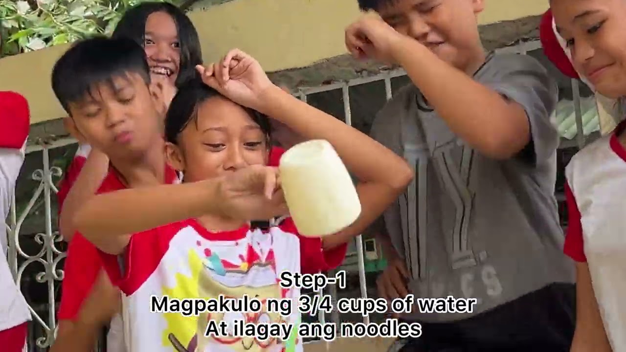 Lucky Me Pancit Cantoon. Patalastas  sa Pilipino Group 3 performance 
