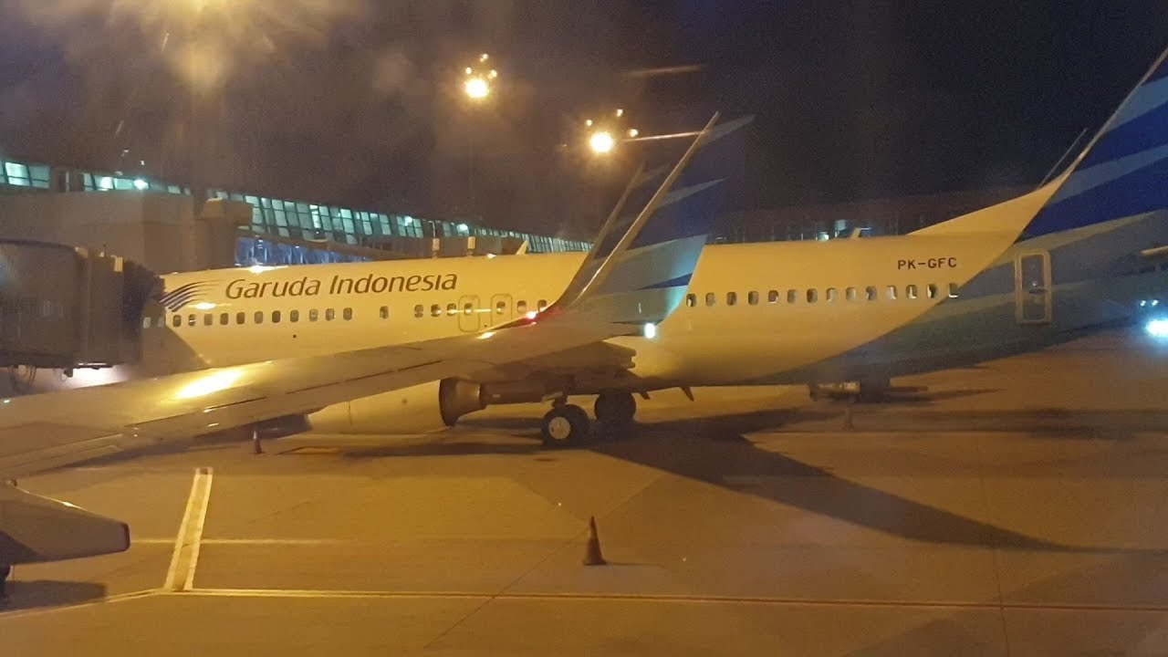 KELILING BANDARA SOETTA NAIK GARUDA INDONESIA BOING 737-800