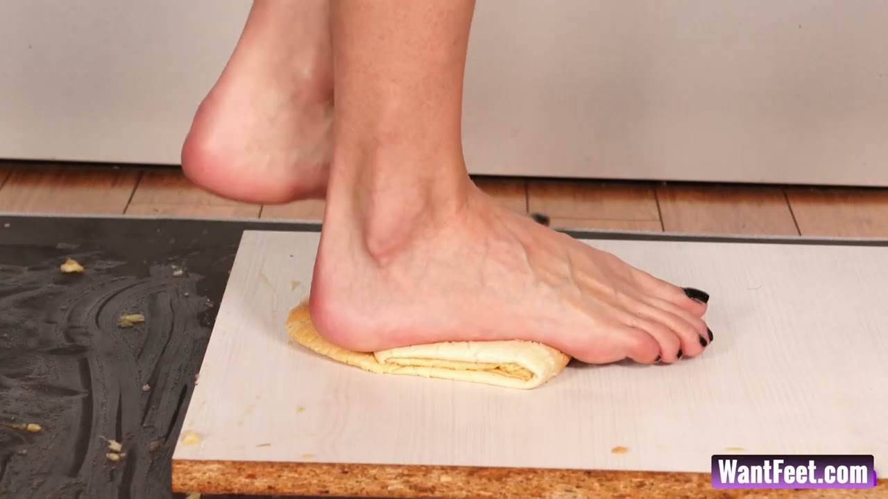 Vivian Barefoot Bread Crushing ASMR