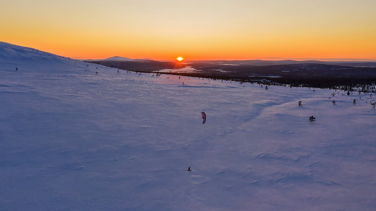 Polar Night Snowkite in Lapland