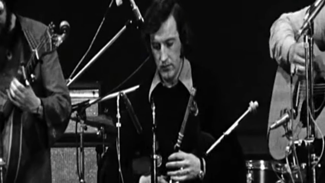 Liam O'Flynn - Píobaire | Féach ar SheinnteoirTG4 |