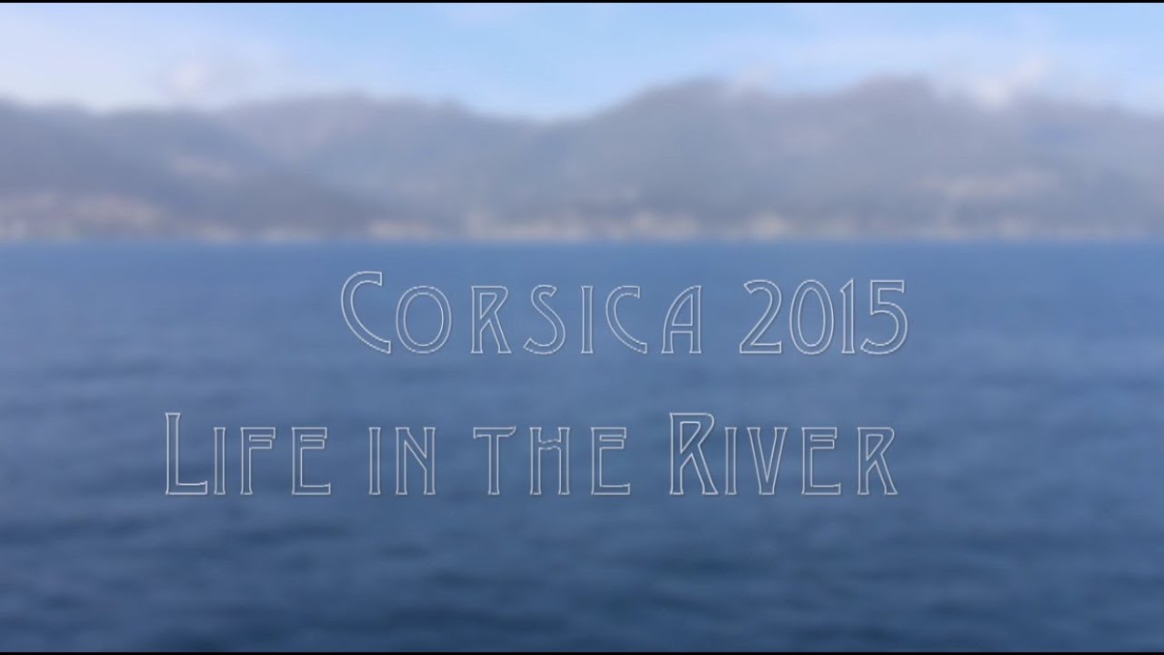 Ragazze in canoa in Corsica - Life in the river