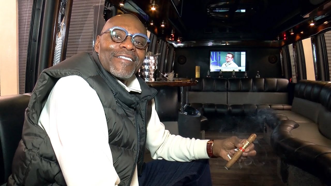 Mobile Cigar Lounge