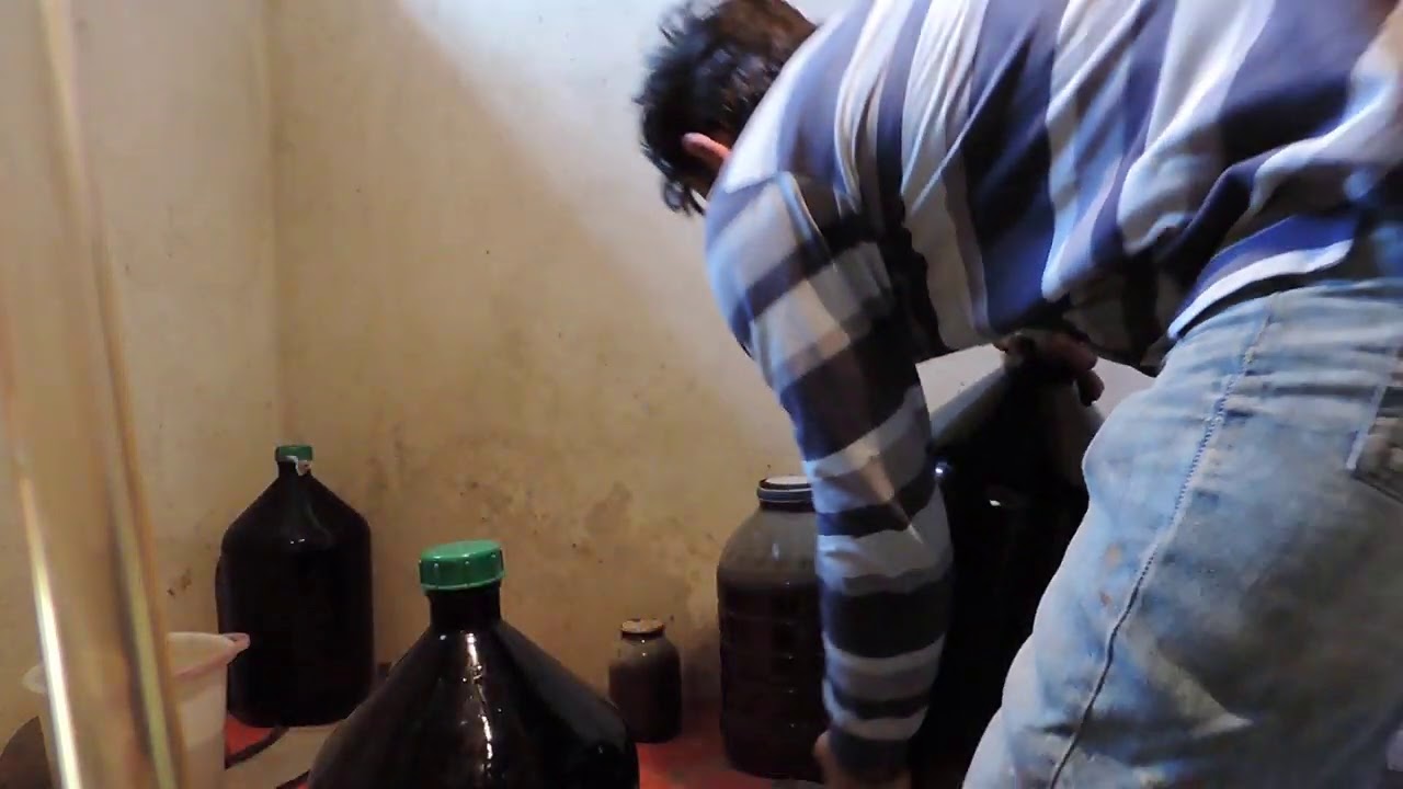 Как хранить вино в стекле и в пластике так чтобы кислород туда не попал. Винохак по Грузински.