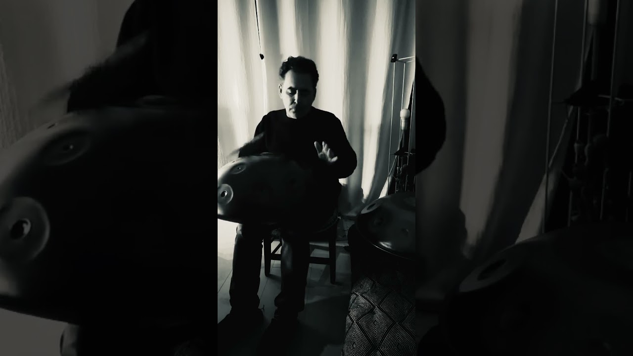 Impro sur F# Romanian Hijaz 19 notes de chez Agharta Handpan . 
