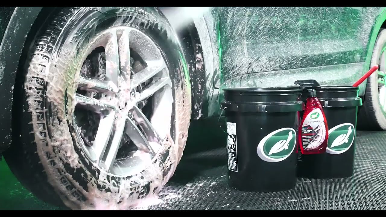 Turtle Wax Hybrid Solutions HyperFoam Wheel & Tyre Cleaner | CROP