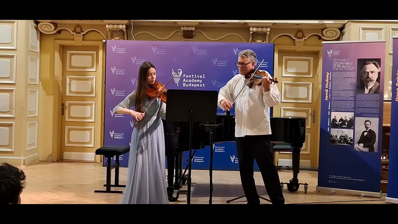 Emilia Linka & Barnabas Kelemen : Bartok duets