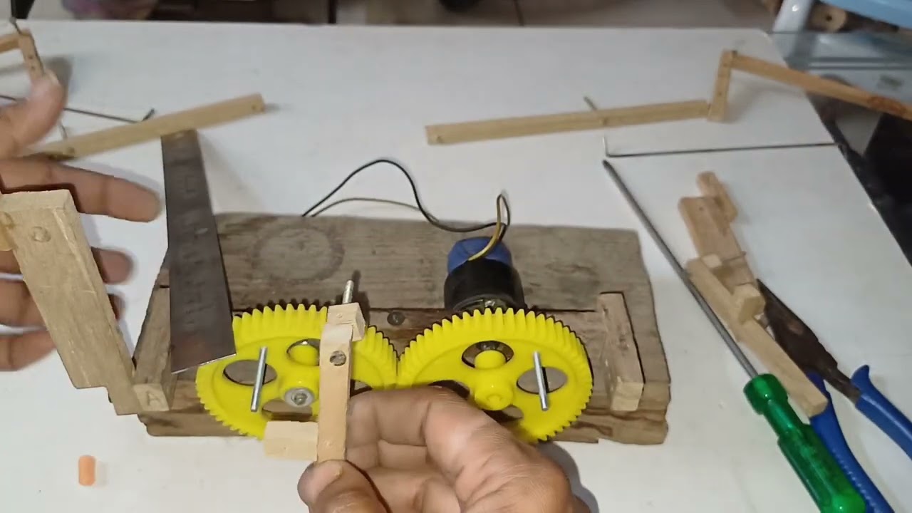 Articulated Wing Design of Ornithopter Mechanical wings ... Assembly Video with measurements