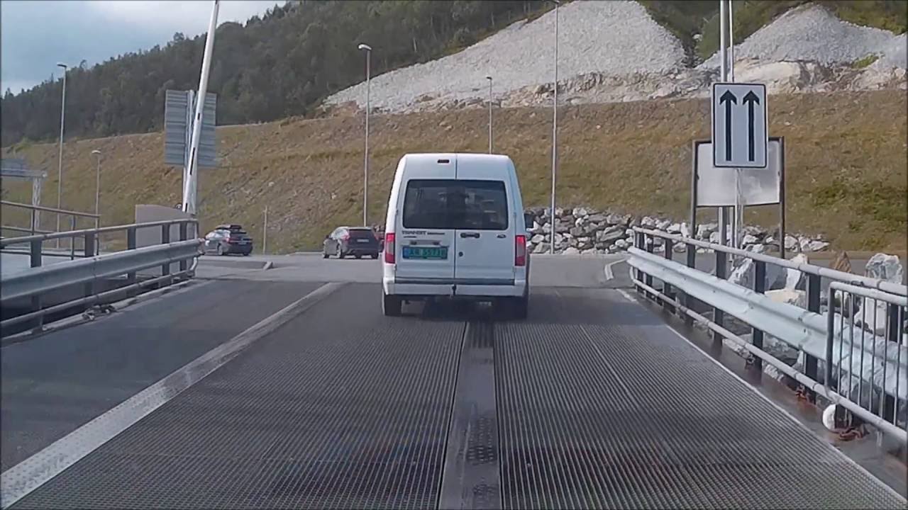 Autolautta Svensby-Breivikeidet