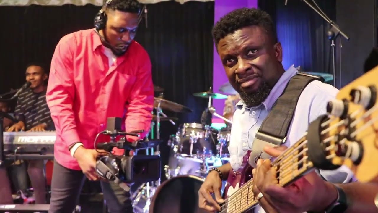 SOME SAUCE IN HERE!!! Hot Naija praise / Koko Bass / Band Cam @PastorJerryEze