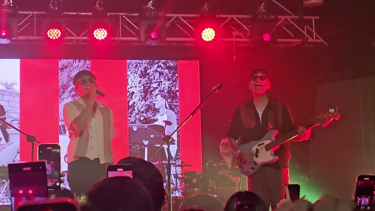 maybe we could be a thing - jesse barrera + albert posis in 🇵🇭#TheHoldOnTightTourPH