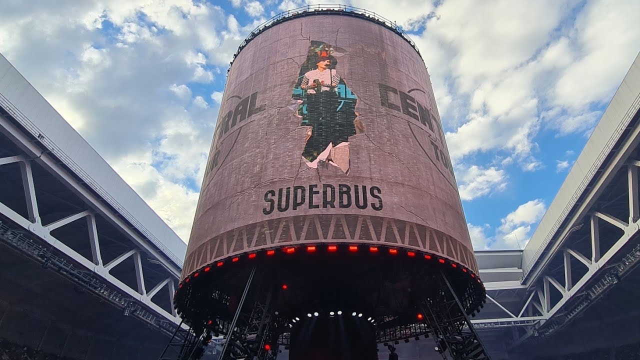 Superbus - Butterfly (central tour Indochine - Lille 2022)