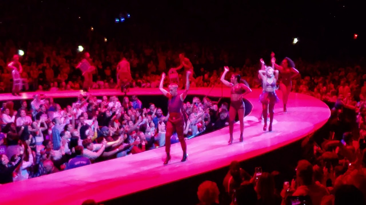 Ariana Grande~ Break up with your Girlfriend @ PDX Moda Center