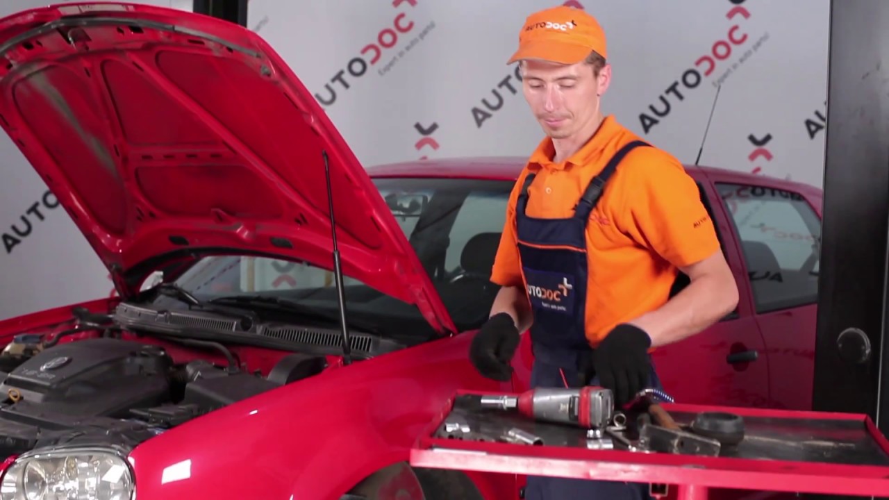 Cómo cambiar el conjunto de reparación del punto de anclaje de los amortiguadores en VW GOLF 4