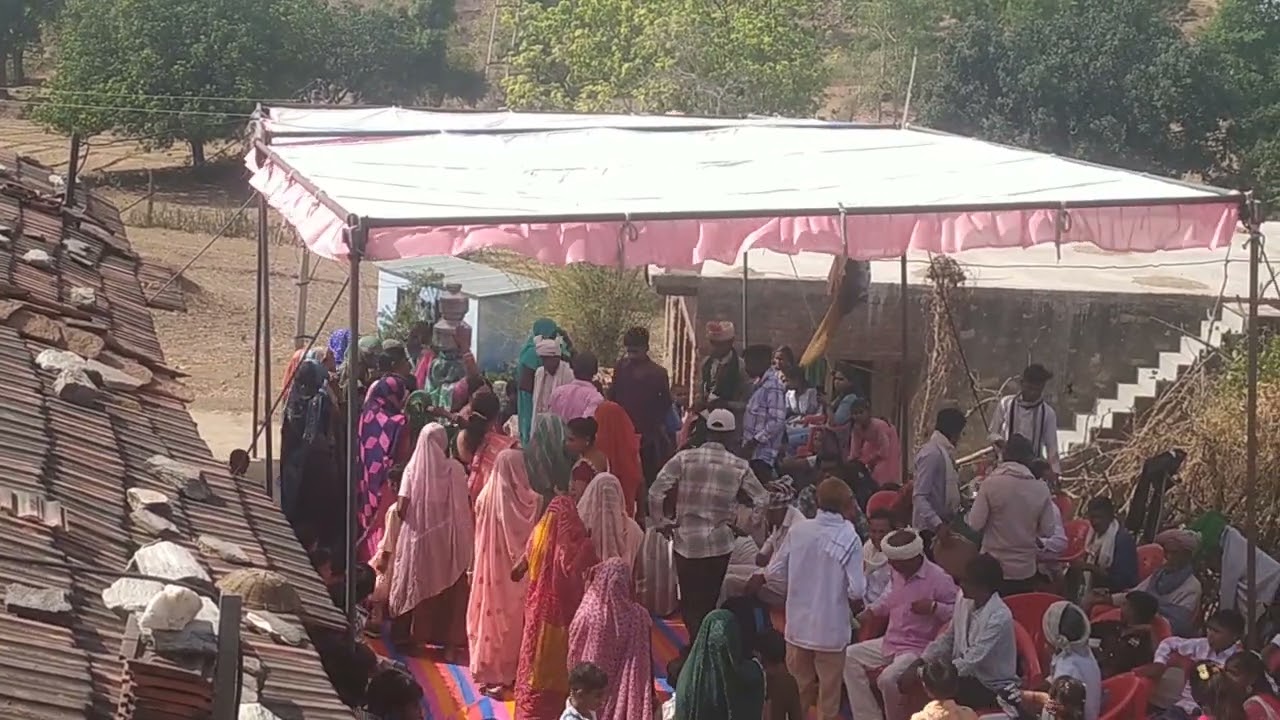 आदिवासी गीत वागडी गीत  वागड डुगरपूर बासवाडा 😍🥰🥰  #vagdi #geet #dungarpur #vlog video
