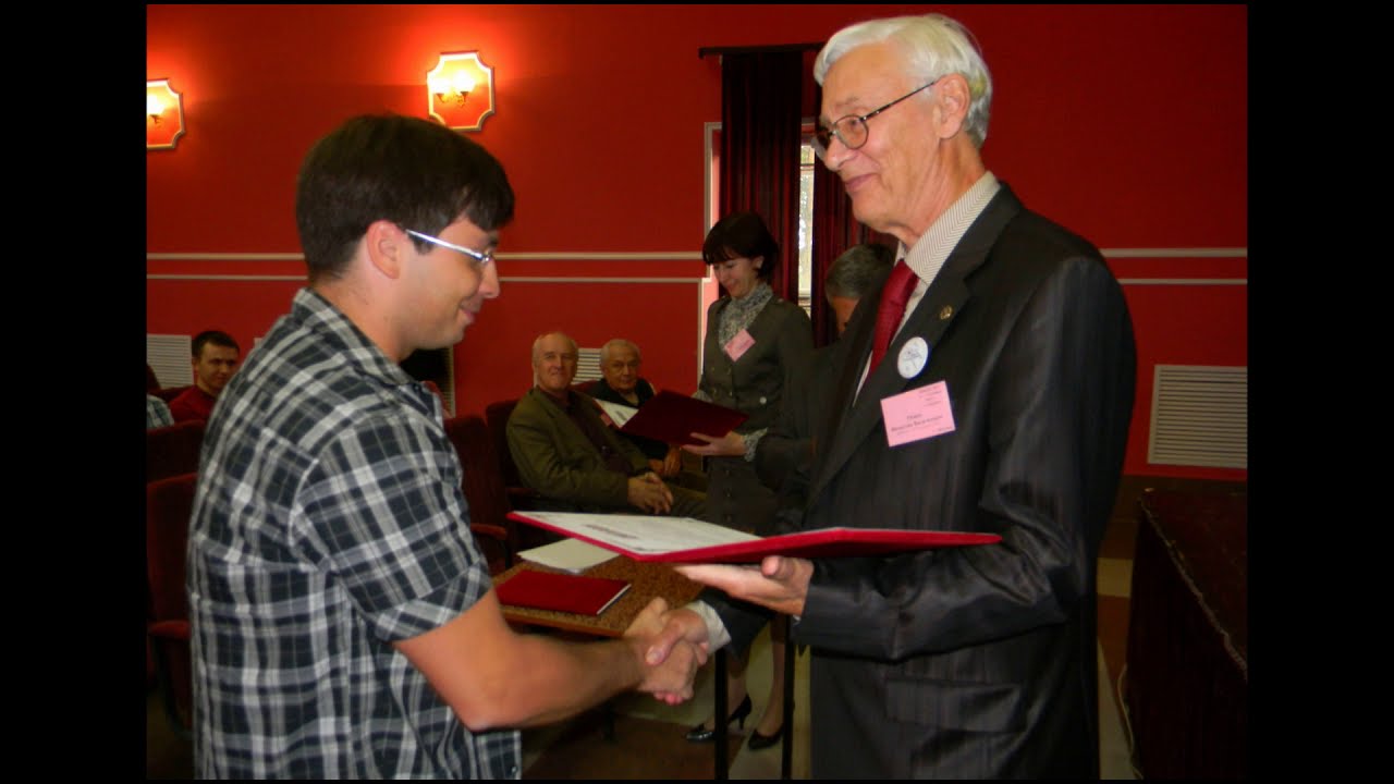 Памяти академиков РАН Е.М. Дианова и В.В. Осико