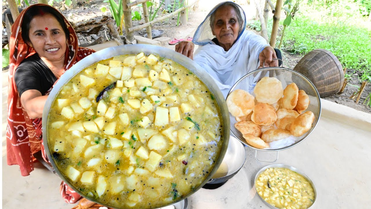 মা ঠাকুমার হাতের সকালের সেরা স্বাদের ফুলকো লুচি সঙ্গে সাদা আলুর তরকারি | Fulko luchi alu sobji curry