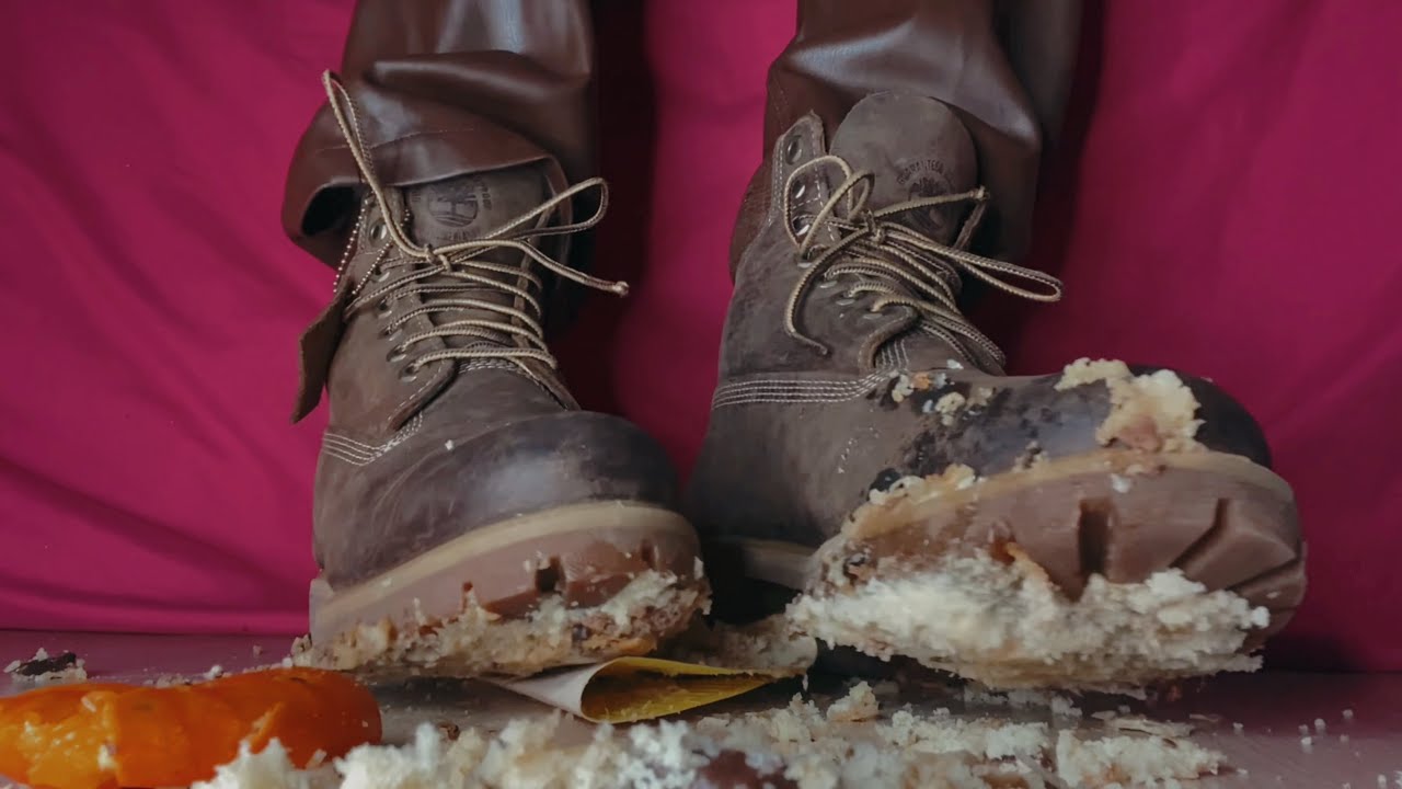 CRUSHING SWEET STUFF WITH MY TIMBERLAND BOOTS 🍊🍰