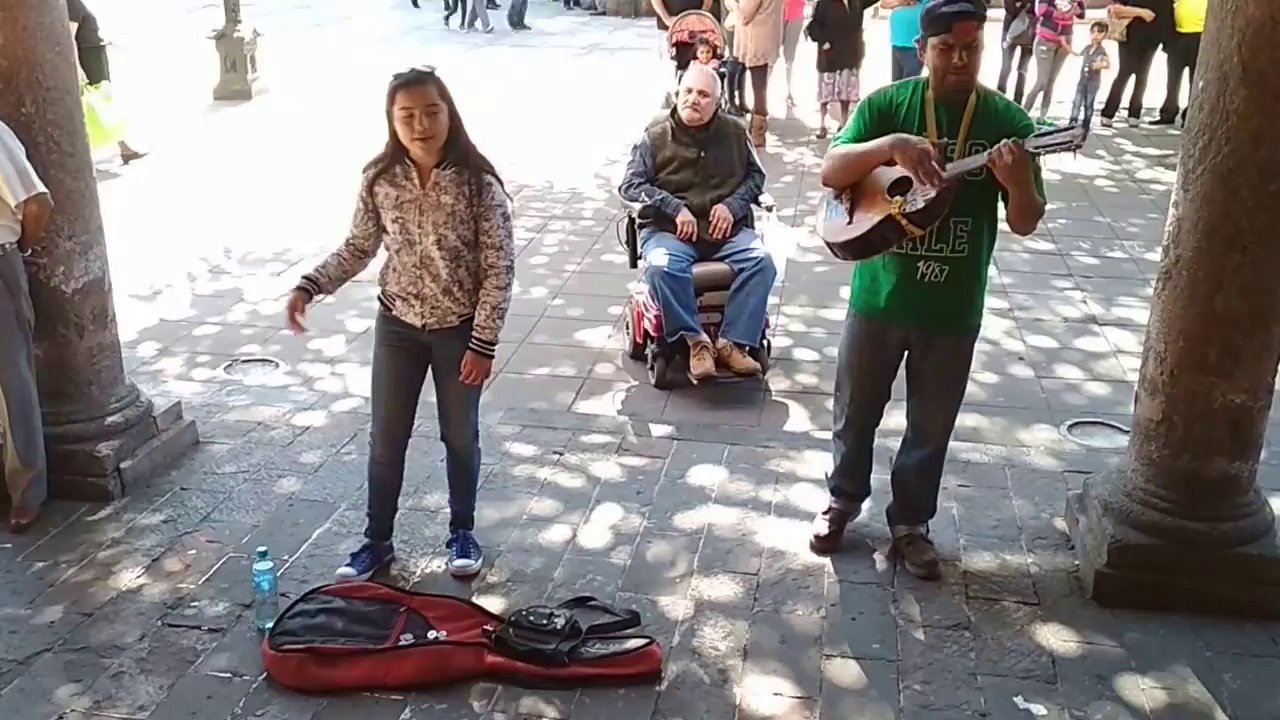 María José - Un puño de tierra, plaza de Zamora Michoacán