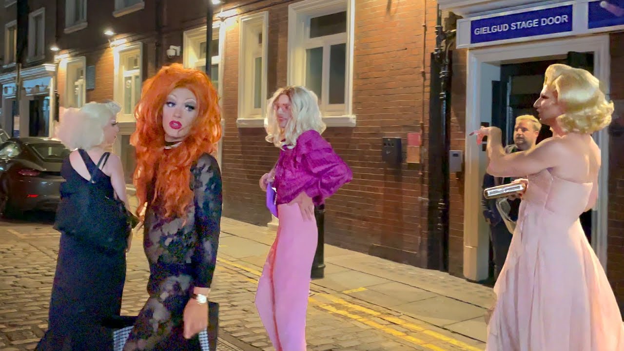 London’s Lively West End & Soho After Dark 😈 Nightclubs Busy Again! [4K HDR]