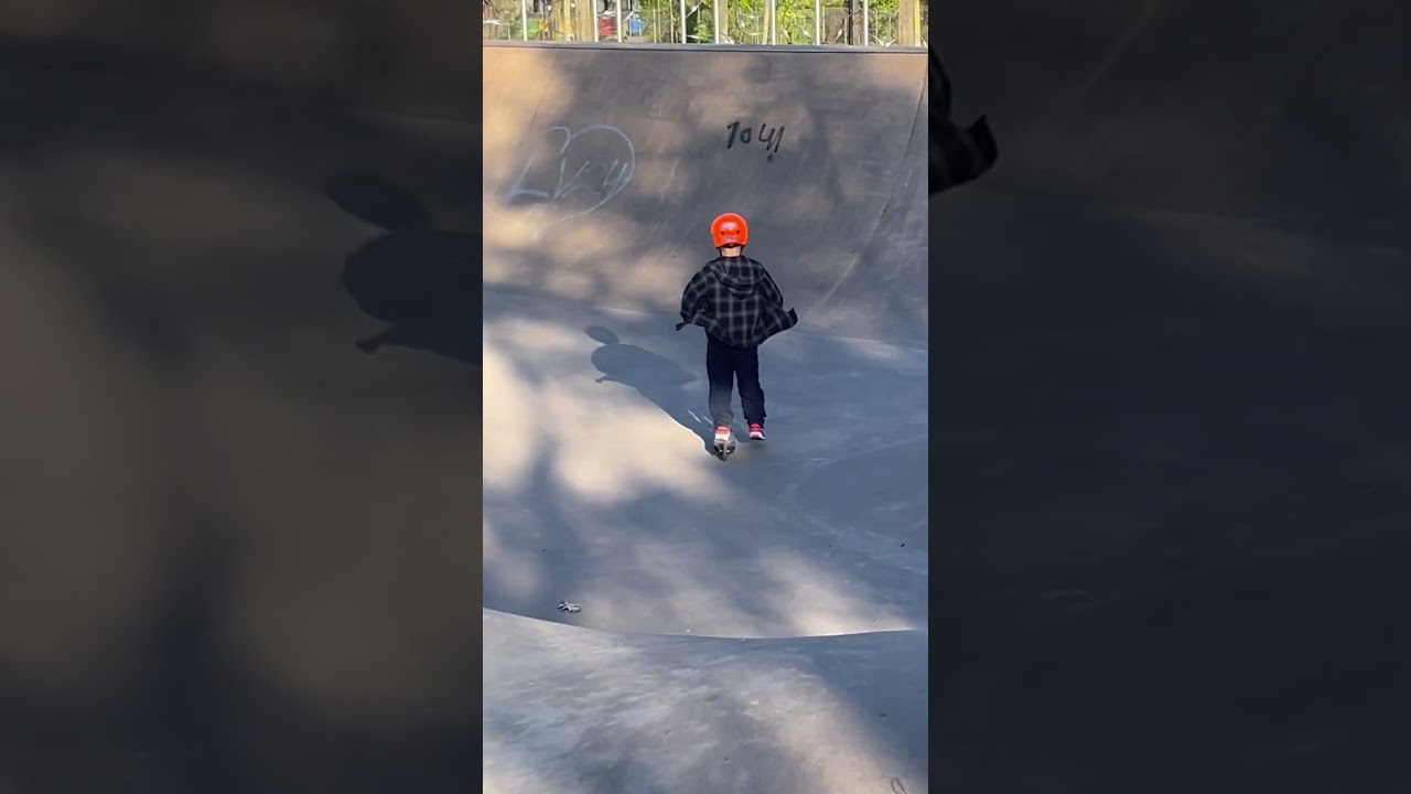 Lillebro på rampen igen. 🥹😃