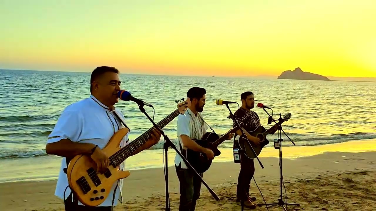 Finos De Mente - Popurrí Fiesta En La Playa (Live Bahía De Kino)