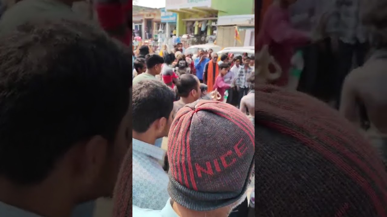 Jadu ka kela ho raha hai 