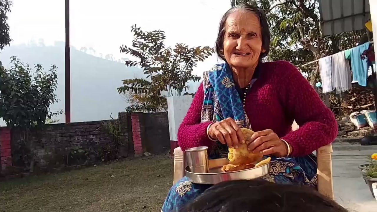 रुद्रपुर से बहुरानी ने भेजी मिठाई..😋😋🍱 ||gariya vlogs||