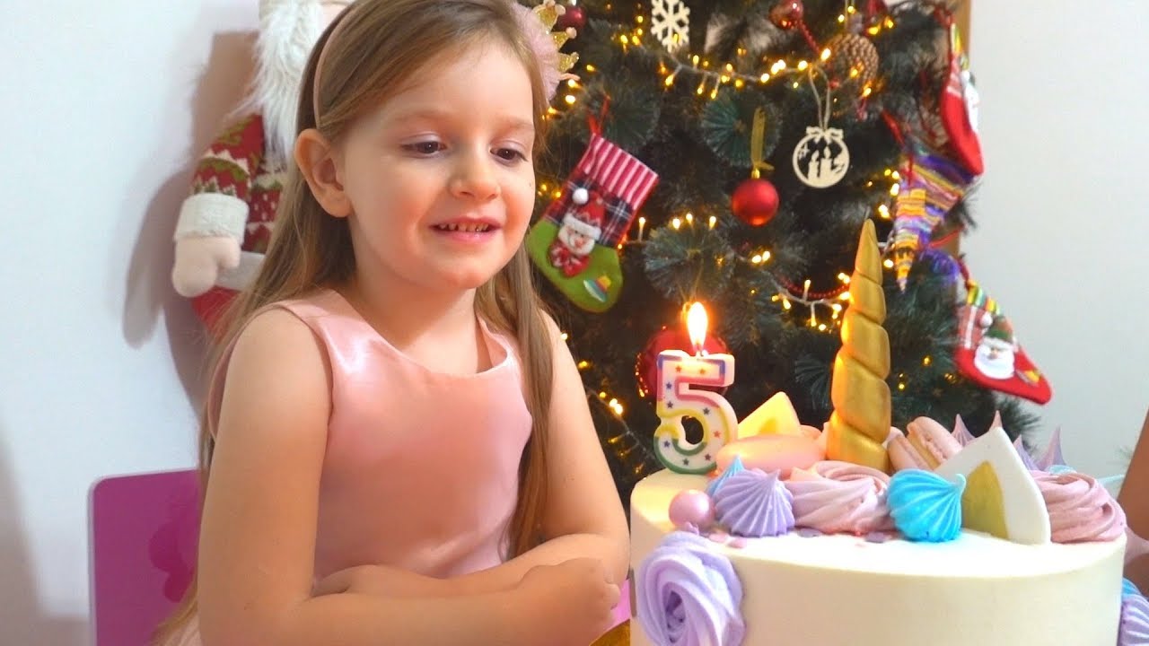 Ziua Sarei 5 Anisori MULTE Surprize | Happy Birthday si Playground