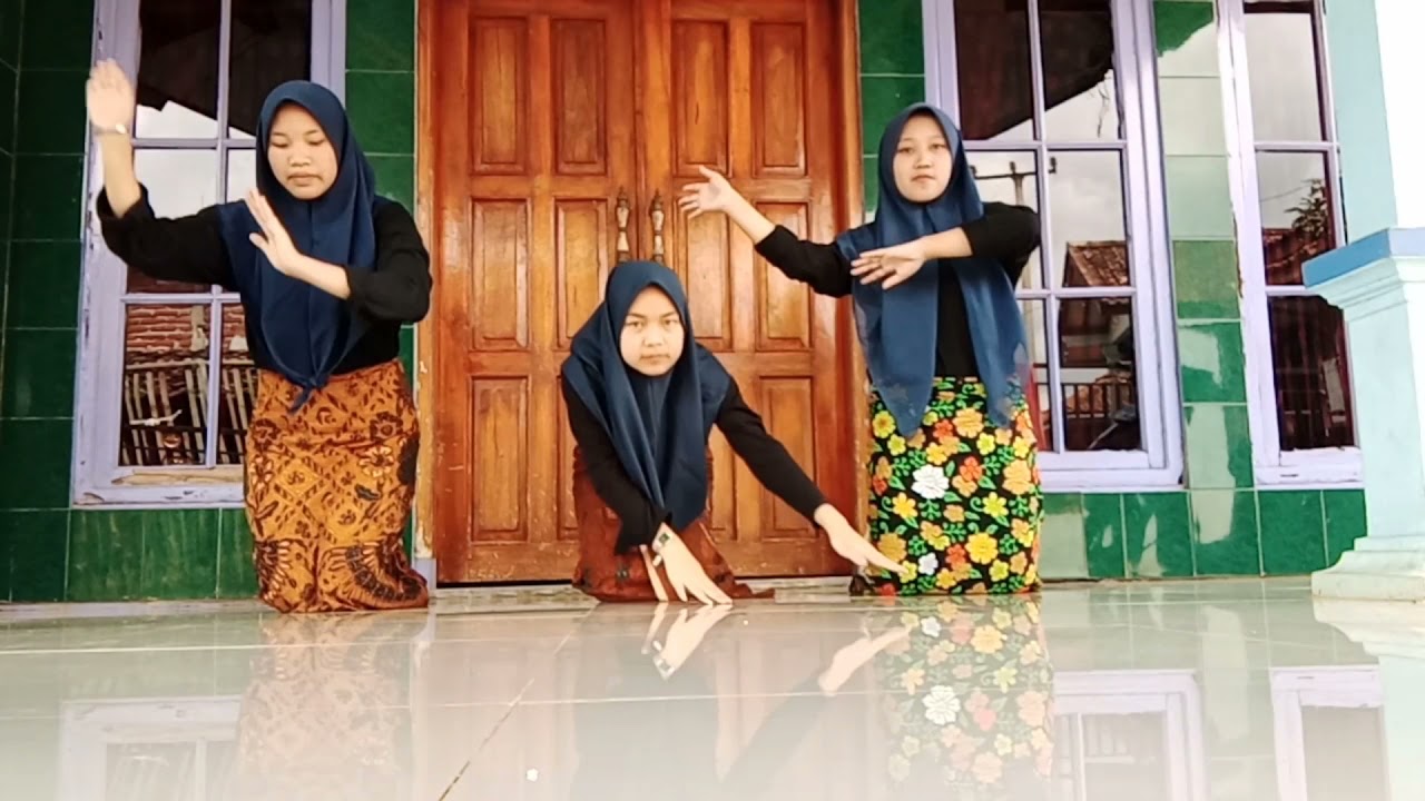 Tari Indang (Sumatera Barat)_XI MIPA 5