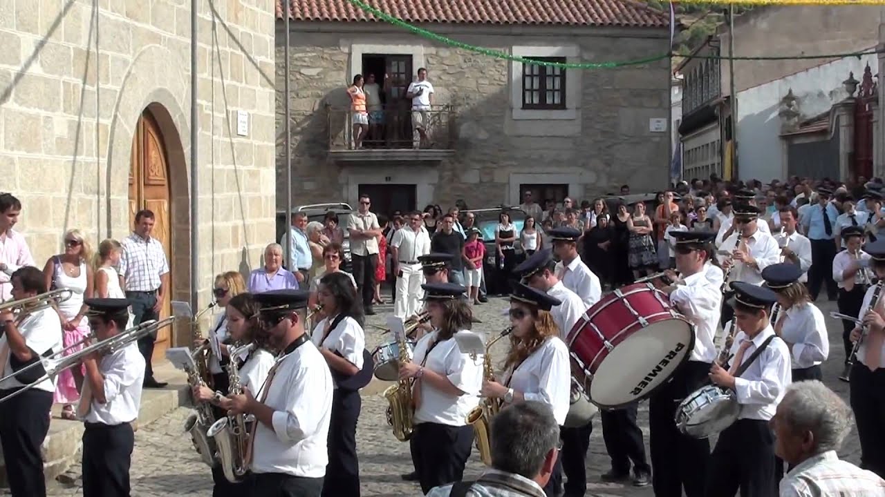 Felgar - Festa NSA 2010 #6 Saída da Procissão Solene.