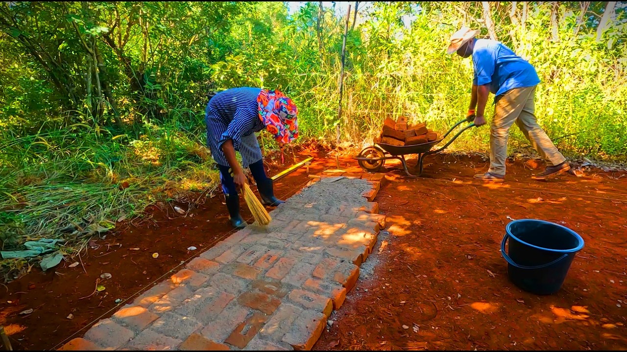 #36 Mission possible. Urban living in rural Zimbabwe.