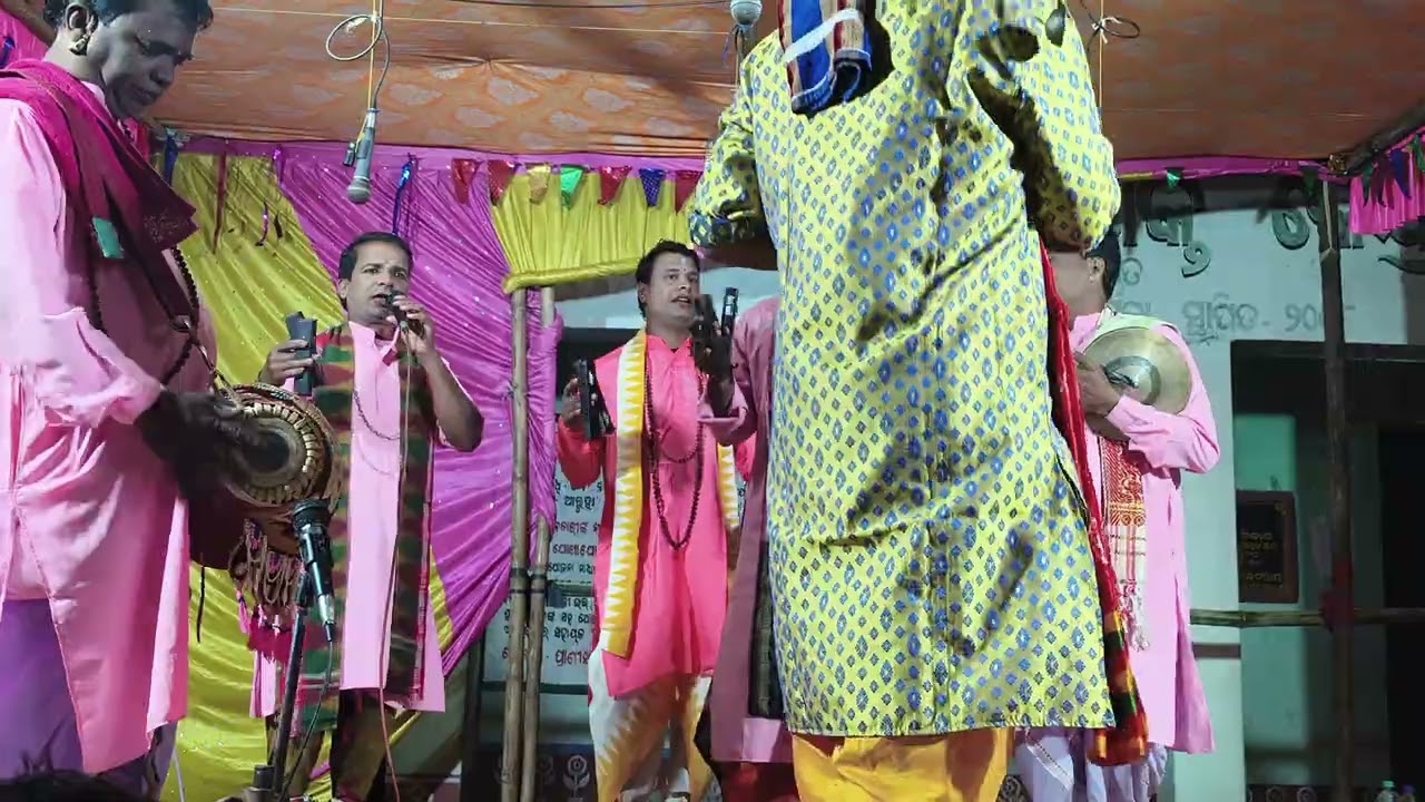 ଗାୟକ ଶ୍ରୀଯୁକ୍ତ ସନାତନ ଦାଶ ମହୋଦୟ ଙ୍କ ସଙ୍ଗୀତ ଇଲା ନନା ଙ୍କ କଣ୍ଠରୁ ଭକ୍ତି ସଙ୍ଗୀତ ।