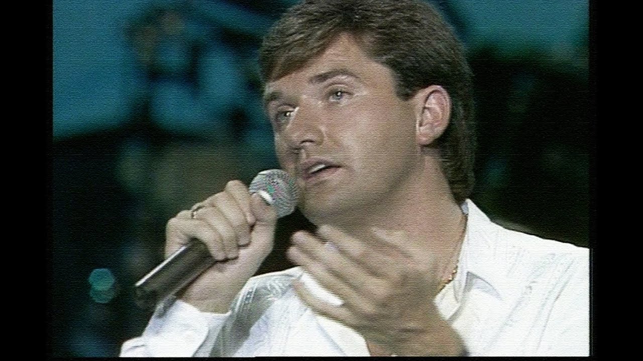 Daniel O'Donnell - Medals For Mothers [Live at the Whitehall Theatre, Dundee, Scotland, 1990]
