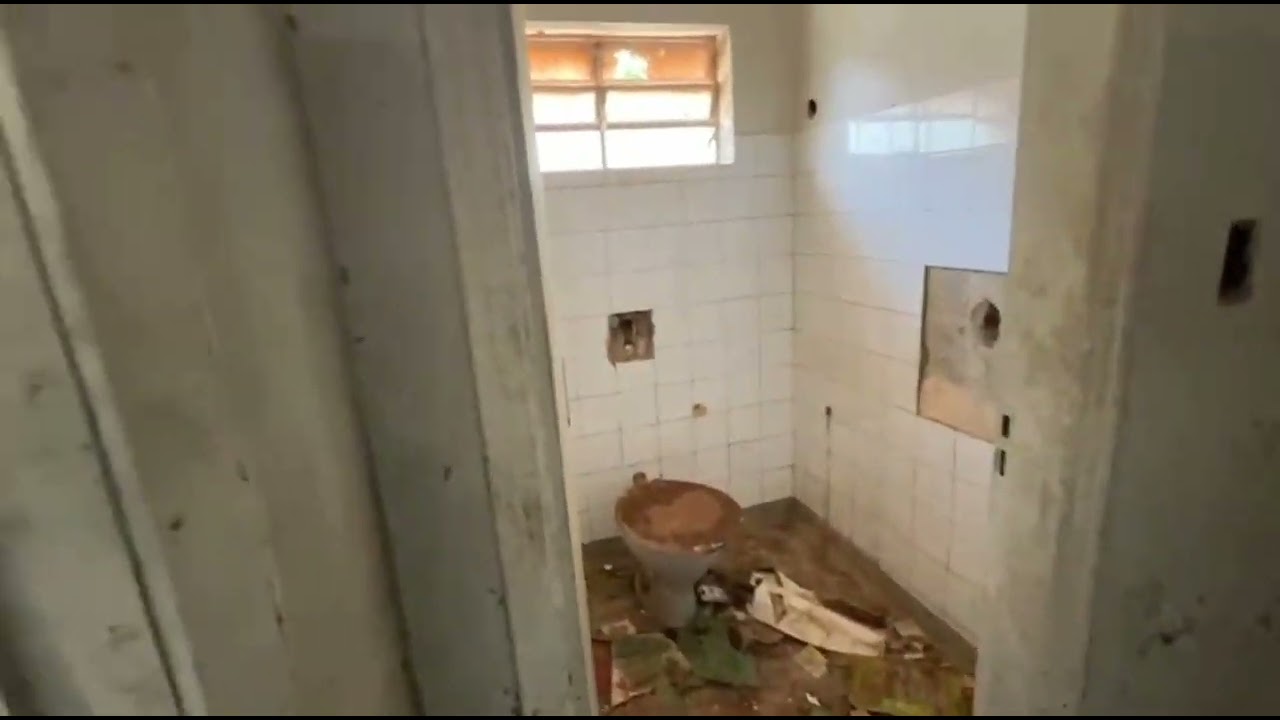 O POSTINHO ABANDONADO VOLTAREI A NOITE 