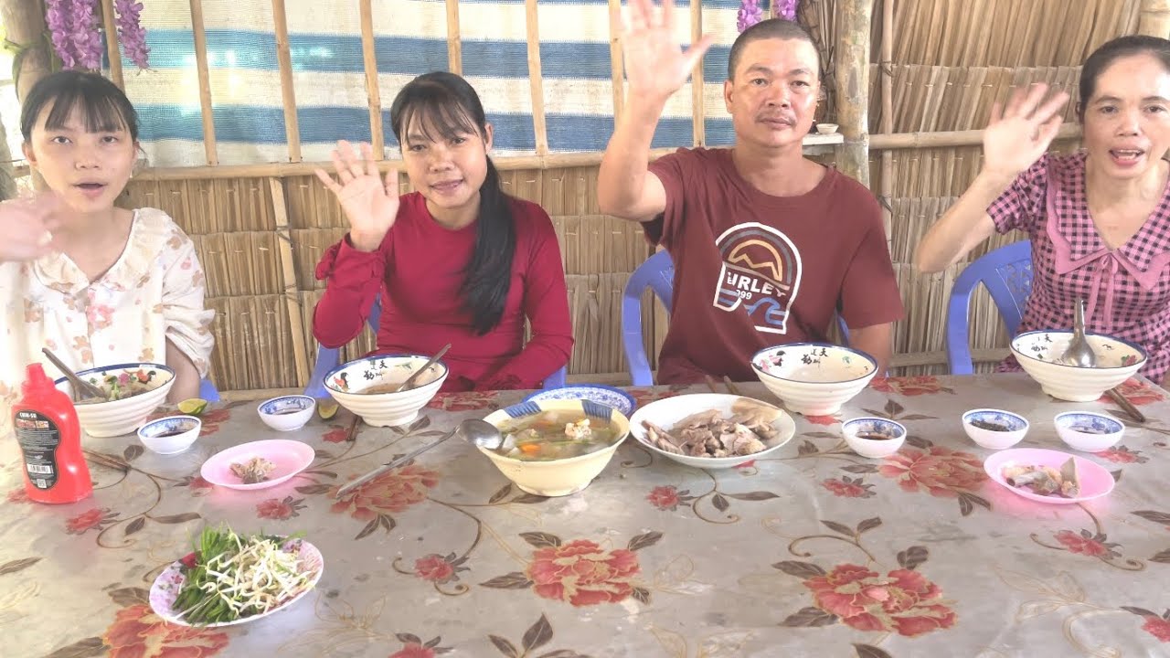 Lặt Lá Mai Vàng :Chuẩn Bị Đón Tết : Và Thưởng Thức Nồi Nui: Sườn Heo : Thật Ngon: