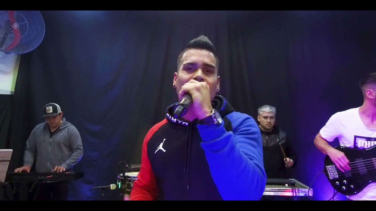 Latin Love - Poblado / Te mentiria / Mientéme (En Vivo) Sessión Live