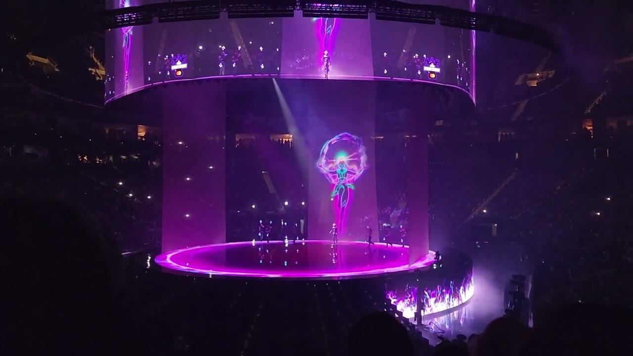 worlds 2022 opening ceremony where I keep screaming until my lungs give out