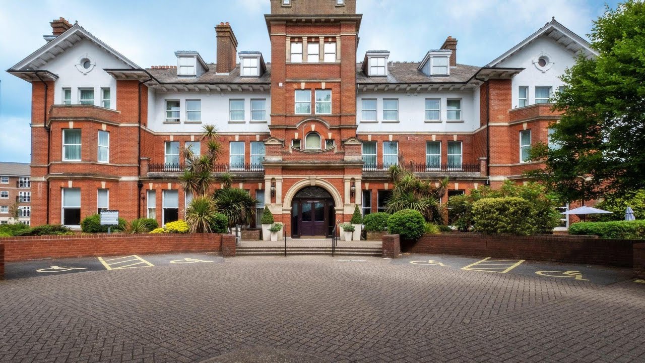 Holiday Inn Farnborough, United Kingdom | Travel Lover