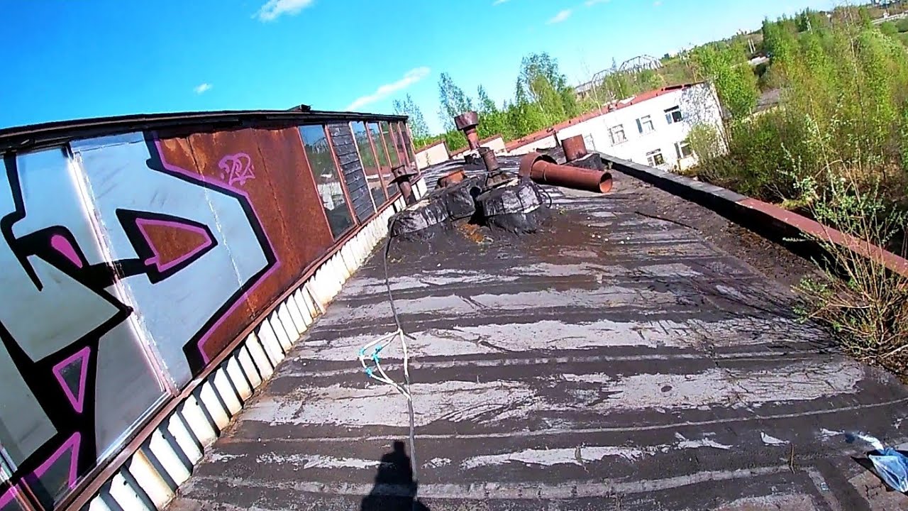 Rooftop on Metalbase. Bold , on the glasses with chrome! GRAFFITI BOMBING.