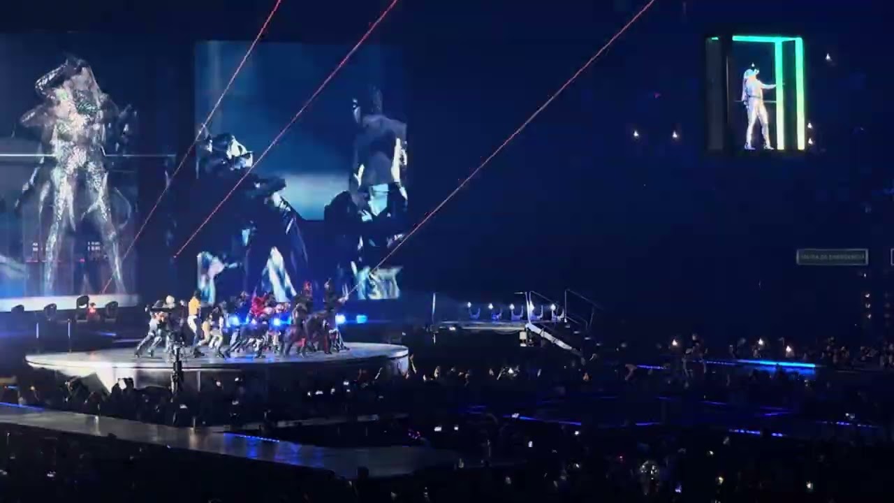Ray of Light - Madonna at Live