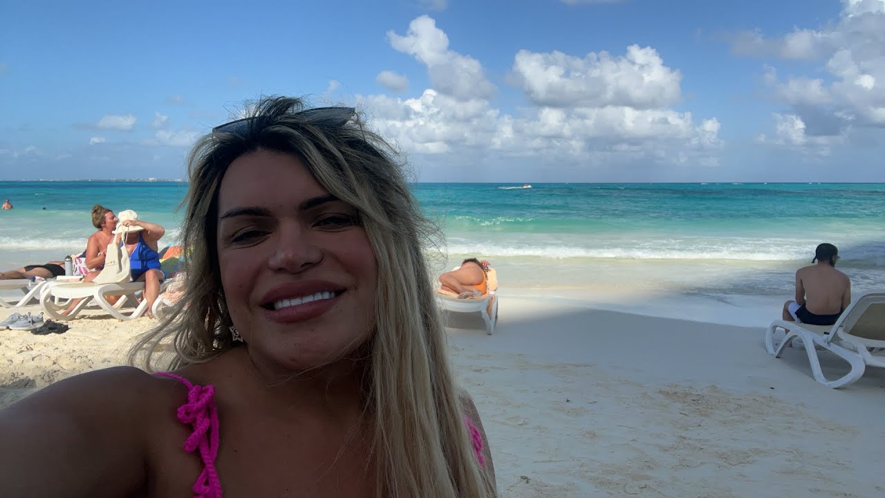 En la playa toda costéña yo