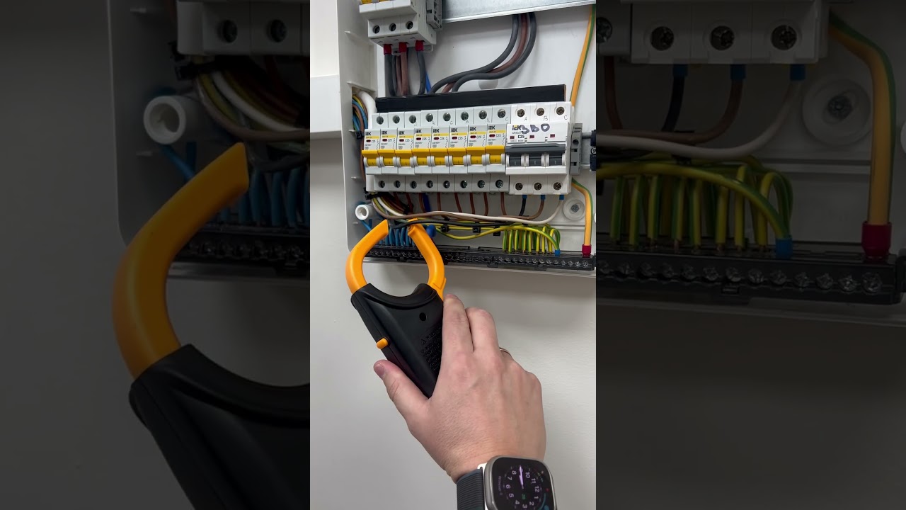 Antminer T21 190th в хай режиме 240th, потребление 7.2а на фазу.
