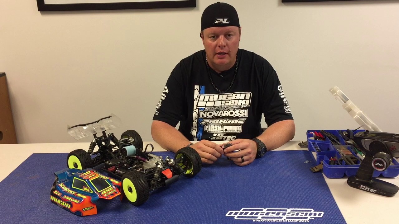 Adam Drake from Mugen Seiki Racing talks about Hitec servos.